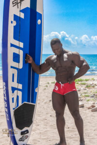 Usman Bathily paddle surf